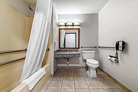 King Room - Accessible/Non-Smoking