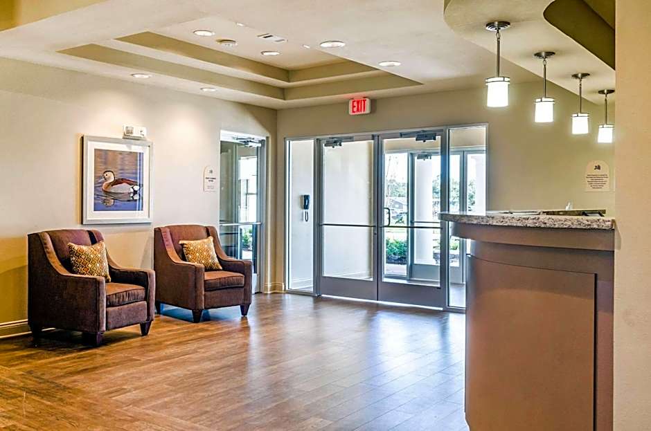 MainStay Suites Hackberry Sportsman's Lodge