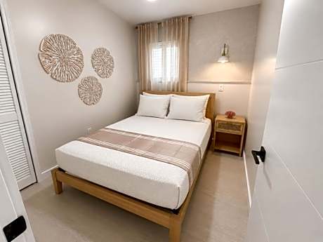 Deluxe Two-Bedroom Apartment with Garden View