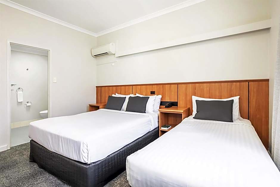 Metro Hotel Perth City