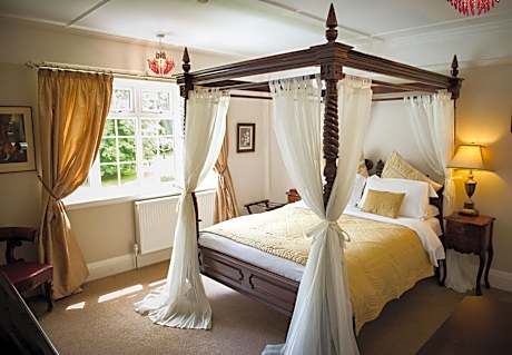 Luxury King Size Four Poster