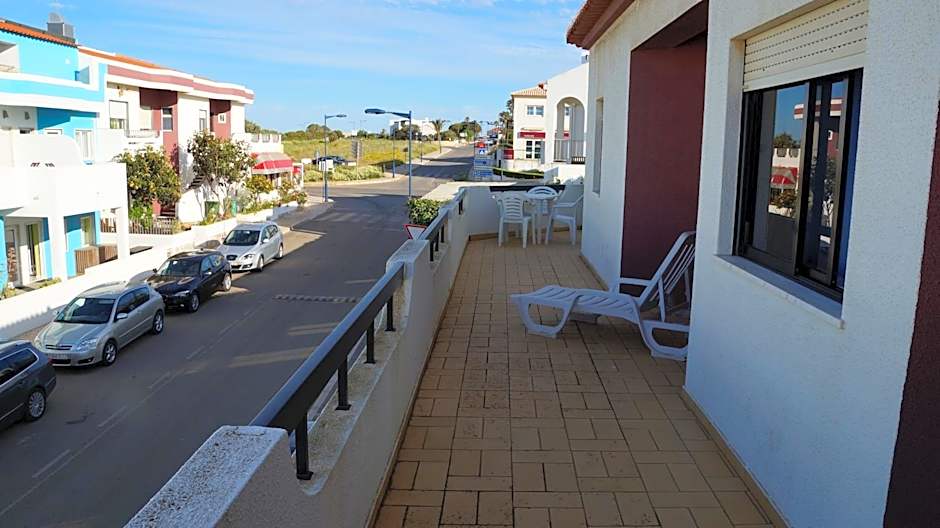 Apartamentos e Quartos Atalaia