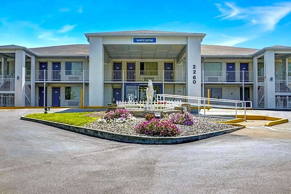 Motel 6-Lexington, KY - East I-75