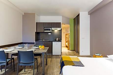 Studio (3 Adults)