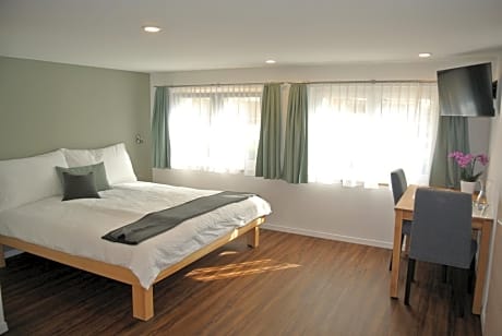 Classic Quadruple Room