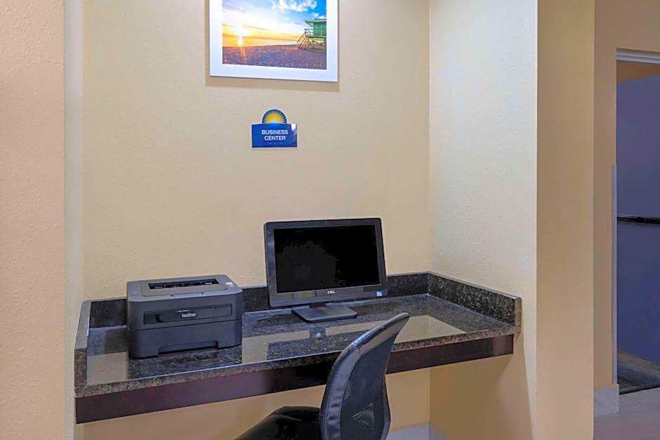 Days Inn by Wyndham Panama City