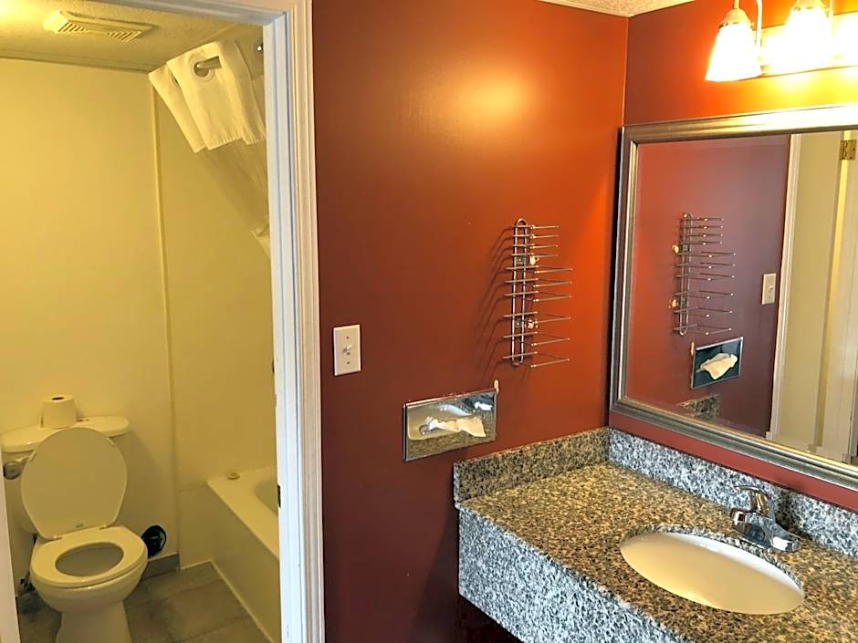 Knights Inn - Huntsville, ON