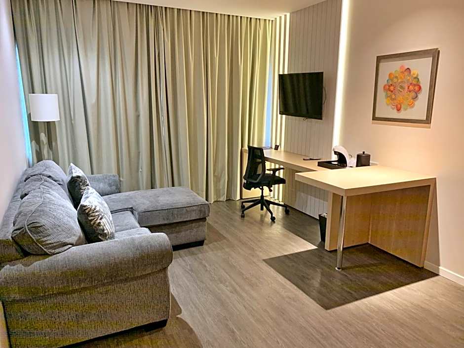 Holiday Inn Express Asuncion Aviadores
