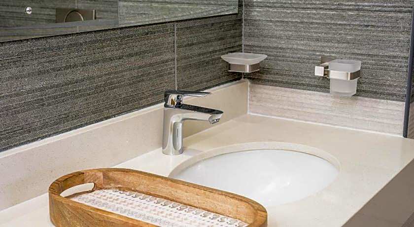 The Lazy Moose Restaurant & Lodge