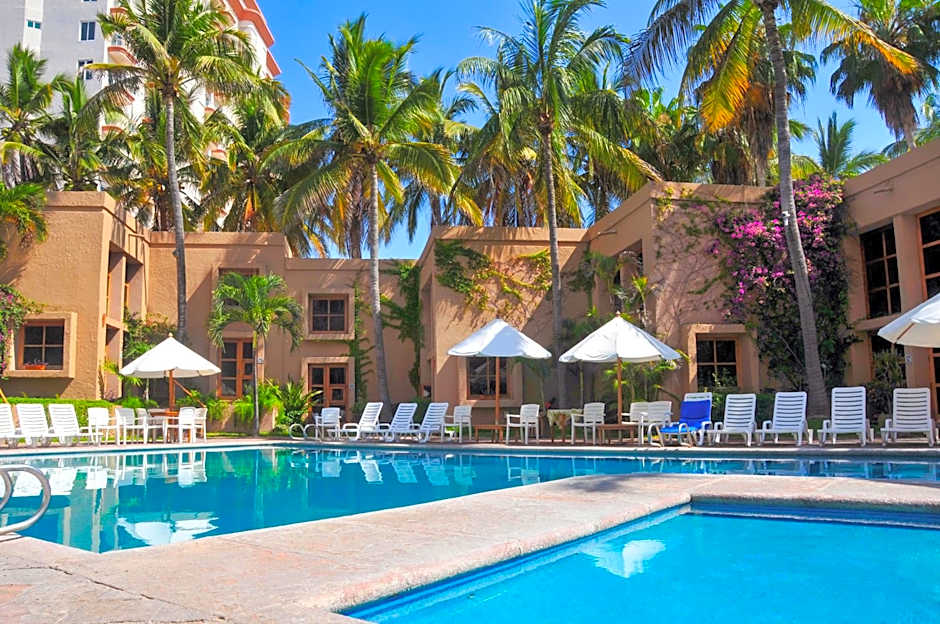 Villas El Rancho Green Resort