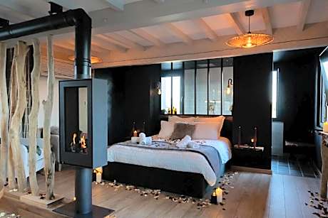 Queen Suite with Spa Bath