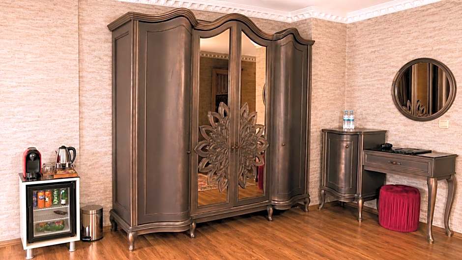 Elite World Nest Van