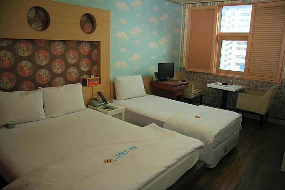 New Grand Hotel