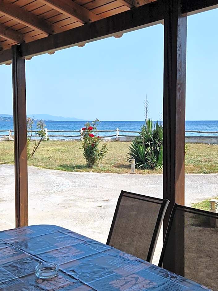 On the wave studios Spitakia sto kyma