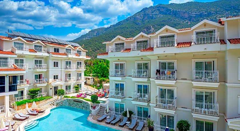 Montebello Deluxe Hotel