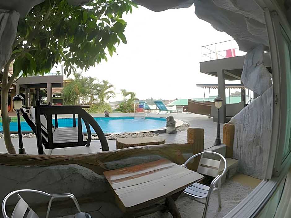Suwanna Riverside Resort