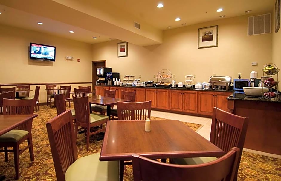 Country Inn & Suites by Radisson, Crestview, FL