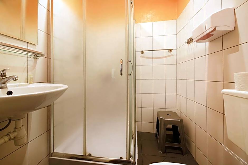 Red Carpet Hostel