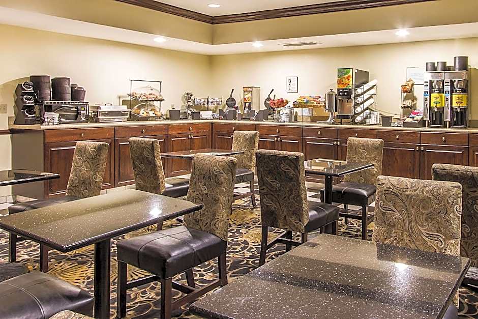 Evangeline Downs Hotel, an Ascend Collection Hotel