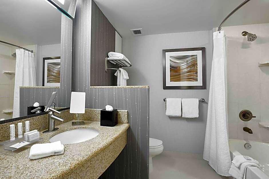 Courtyard by Marriott Toronto Brampton