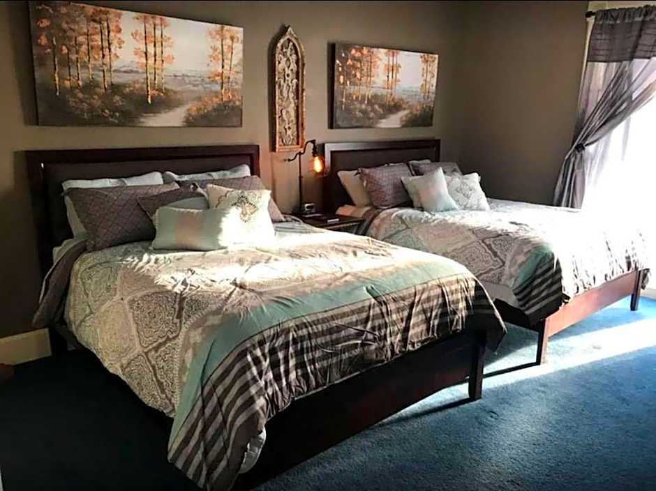 Evans Holly Grove Inn Bed and Breakfast