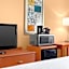 Dubuque Inn and Suites