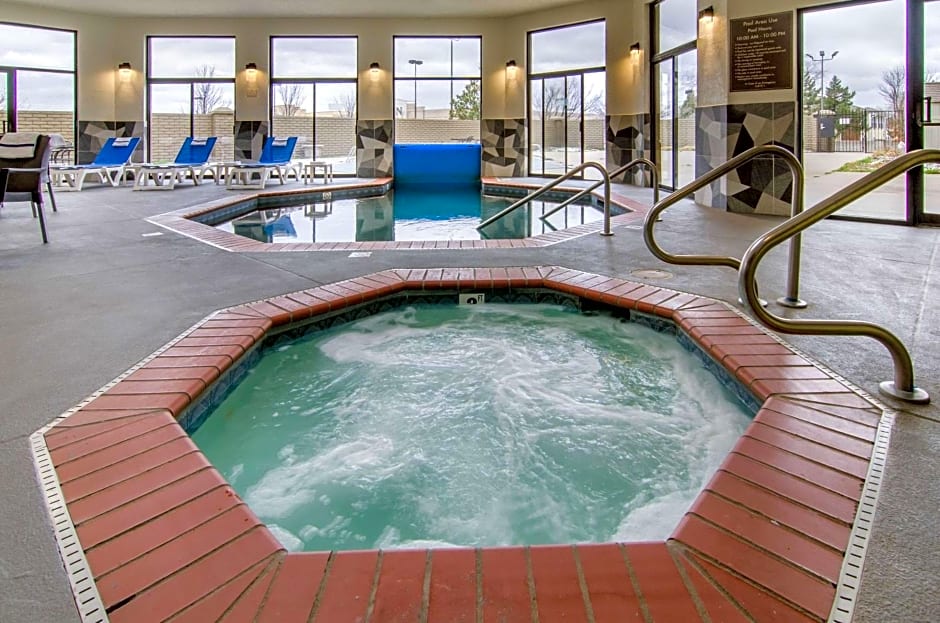Comfort Inn & Suites