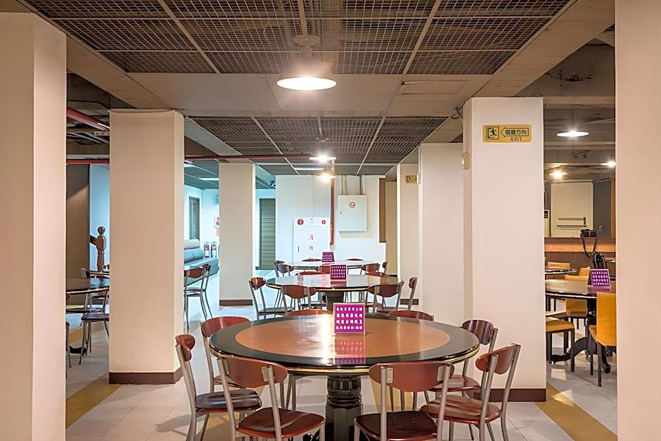 Yadi Hotel