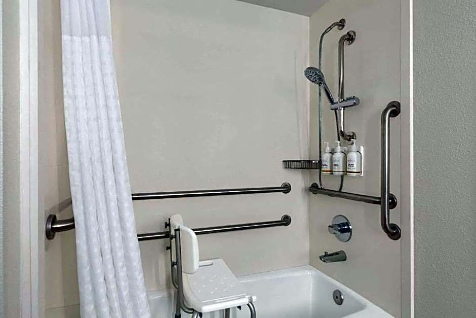 La Quinta Inn & Suites by Wyndham Fairfield - Napa Valley