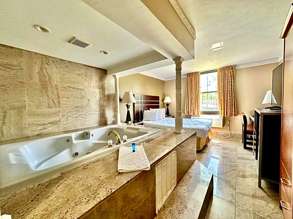 Town House Inn and Suites