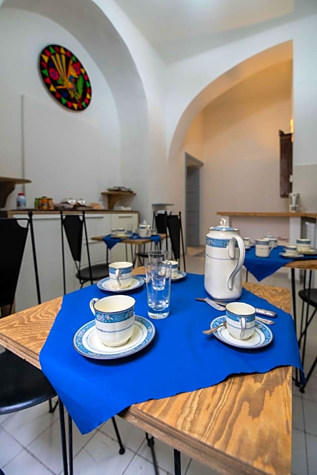 Qu4ttro I D'Angleterre Guest House