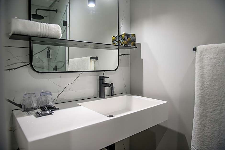 The Capital Pearls Hotel