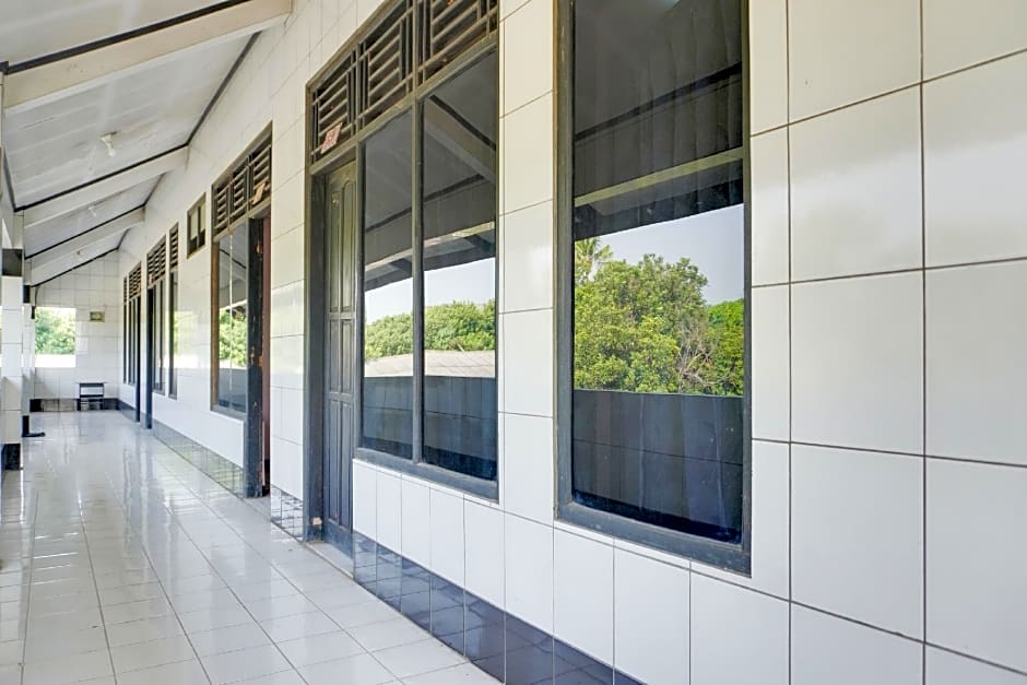 SPOT ON 91797 Mutiara Guest House