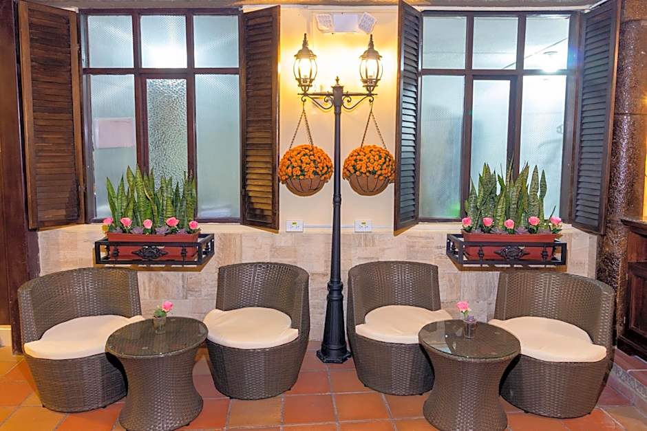 Friends Hotel & Rooftop