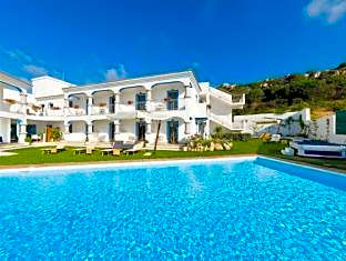 Comfort Room with Pool View