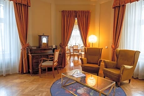 Palace Apartment