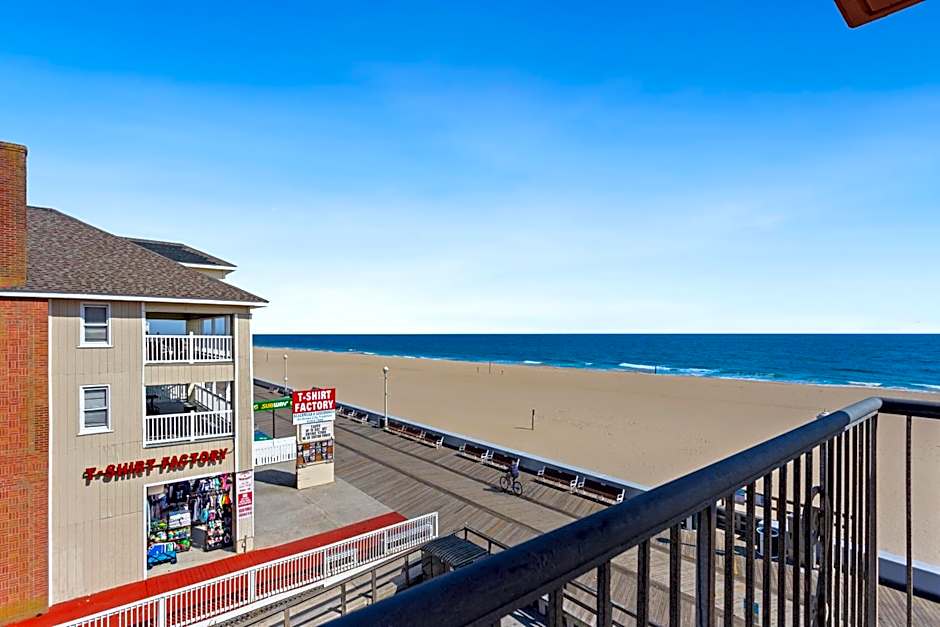 Americana Motor Inn on Boardwalk