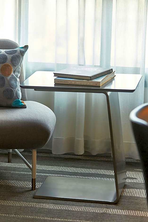 Renaissance Los Angeles Airport Hotel