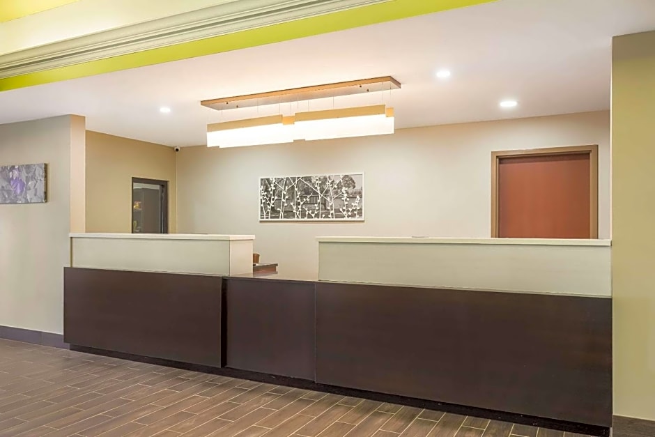 Sleep Inn & Suites