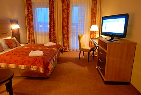 Standard Double or Twin Room (1-2 Adults)