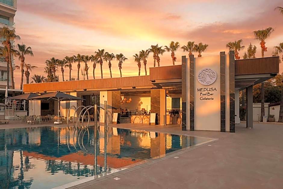 Cavo Maris Beach Hotel