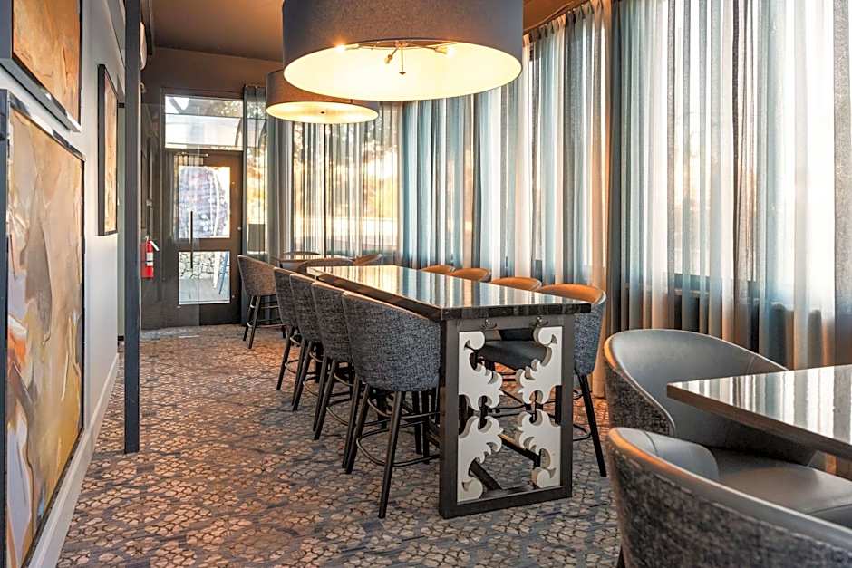 Lorenzo Hotel Dallas, Tapestry Collection by Hilton