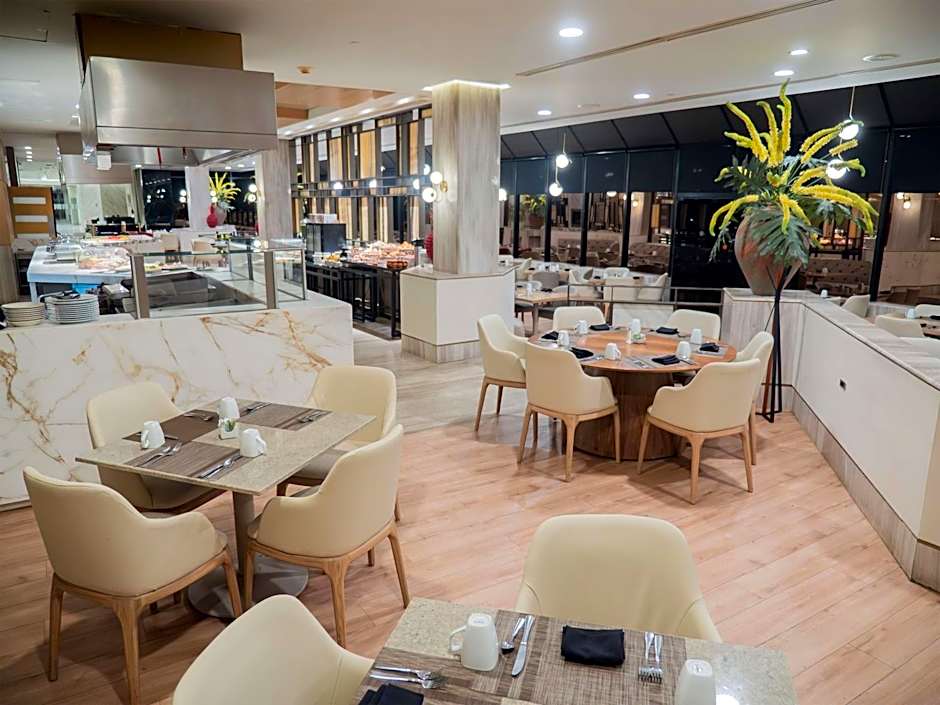 MS Milenium Monterrey, Curio Collection by Hilton