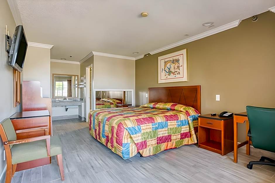 Heritage Inn And Suites – Corona, CA