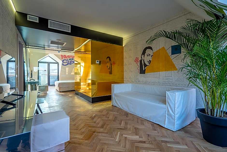 Photo 1 of 13 of Suite