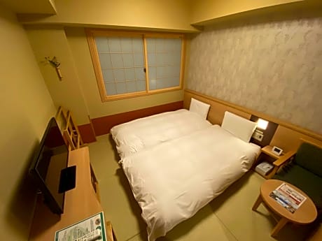 Compact Twin Room with Tatami Floor