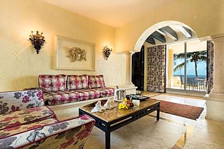 Ocean Front One Bedroom Suite with Terrace (2 dbl beds) - All Inclusive