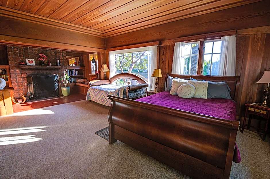 The Captains Quarters