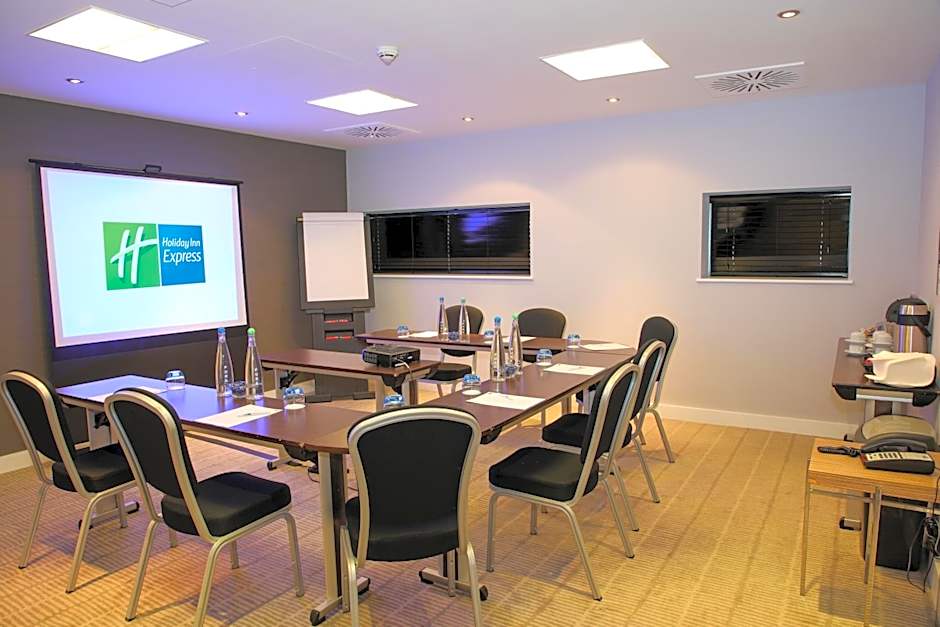 Holiday Inn Express London Heathrow T5 By IHG