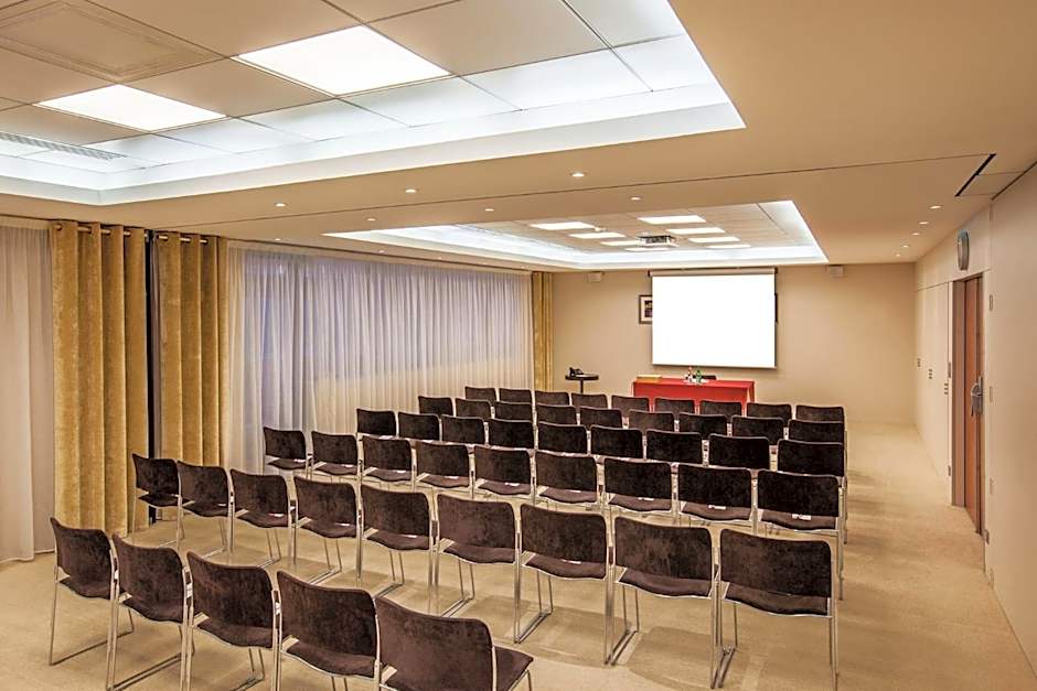 Crowne Plaza Lyon  Cite Internationale By IHG